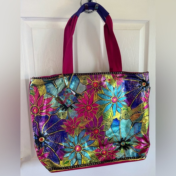 Laurel Burch Handbags - NEW! Large Laurel Burch Zip Tote